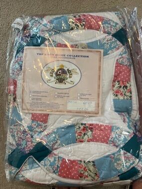 Vintage The Ranch Home Collection Floral Patchwork Quilt - Pink & Blue